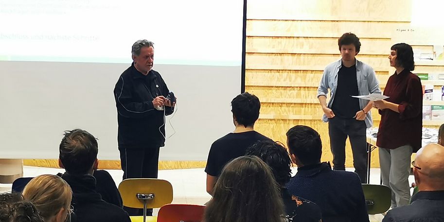 Menschen während eines Worskhops