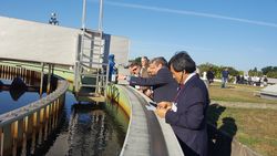 Gruppe besichtigt Kläranlage